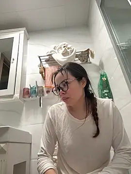 aa520uv online show from October 26, 2025, 5:52 am