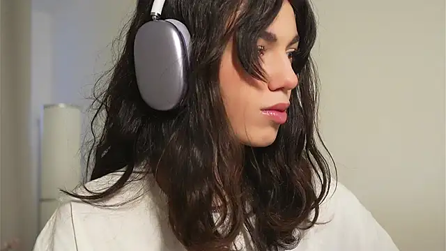 mystica  online show from October 21, 2025, 9:41 am