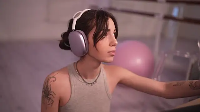 mystica  online show from November 14, 2025, 9:57 am