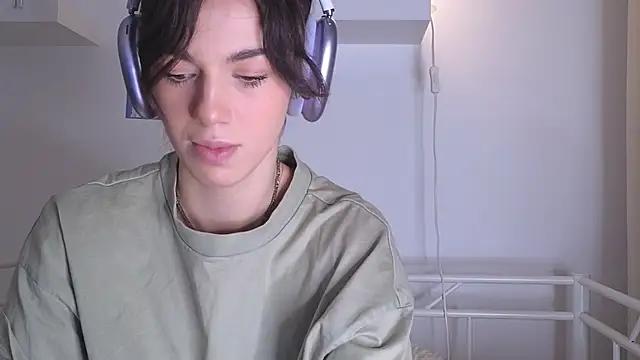 mystica  online show from November 21, 2025, 9:08 am