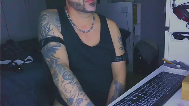 Snapshot of luivksmad chatting on December 2, 2025, 5:20 am luivksmad online show from December 2, 2025, 5:20 am