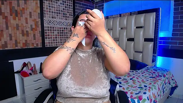 kriss sweetboobs10 online show from September 27, 2025, 12:55 pm