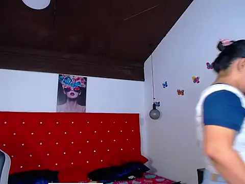 kriss sweetboobs10 online show from November 29, 2025, 12:05 pm