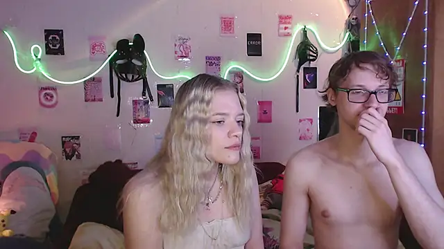 Your Horny Friends online show from September 13, 2025, 11:21 am