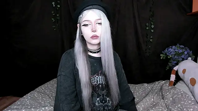 amelia mays xx online show from December 3, 2025, 8:14 am