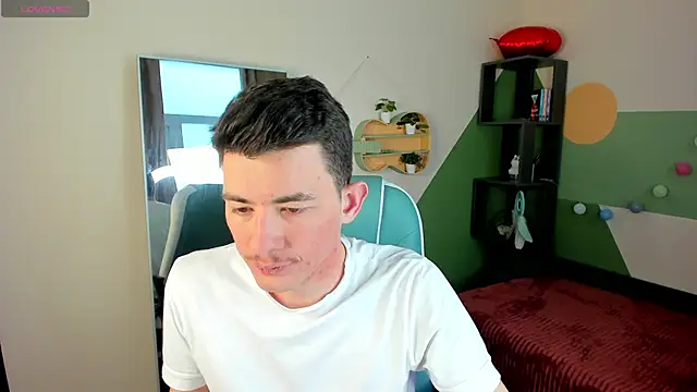 Snapshot of Danny__Magic chatting on March 14, 2025, 2:30 pm Danny Magic online show from March 14, 2025, 2:30 pm