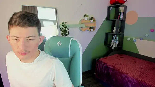 Snapshot of Danny__Magic chatting on March 15, 2025, 1:40 pm Danny Magic online show from March 15, 2025, 1:40 pm