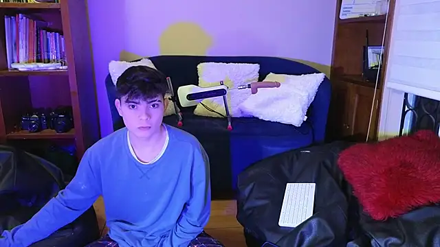 Snapshot of lukeboyce33 chatting on January 7, 2026, 2:16 am lukeboyce33 online show from January 7, 2026, 2:16 am