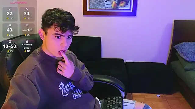 Snapshot of lukeboyce33 chatting on January 8, 2026, 12:27 am lukeboyce33 online show from January 8, 2026, 12:27 am