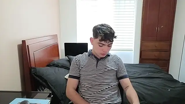 Snapshot of lukeboyce33 chatting on February 26, 2026, 10:32 pm lukeboyce33 online show from February 26, 2026, 10:32 pm