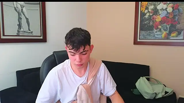 Snapshot of lukeboyce33 chatting on September 24, 2025, 9:43 pm lukeboyce33 online show from September 24, 2025, 9:43 pm