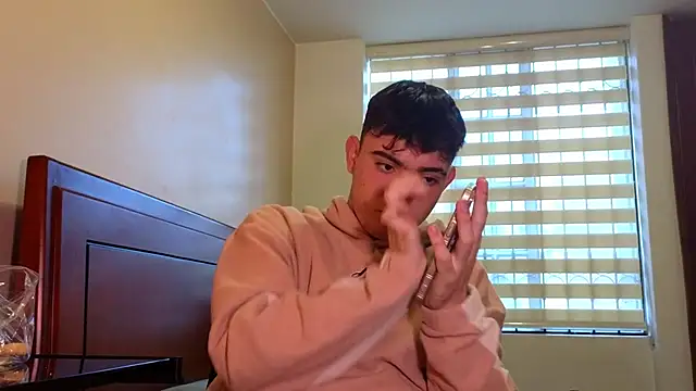 Snapshot of lukeboyce33 chatting on September 15, 2025, 10:21 pm lukeboyce33 online show from September 15, 2025, 10:21 pm