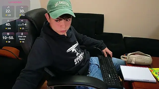 Snapshot of lukeboyce33 chatting on February 13, 2026, 12:10 am lukeboyce33 online show from February 13, 2026, 12:10 am