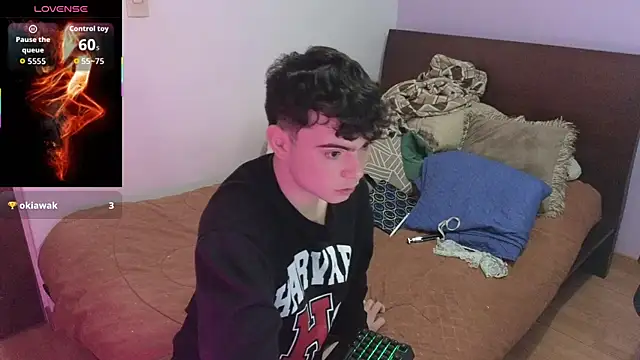 Snapshot of lukeboyce33 chatting on May 19, 2026, 1:56 am lukeboyce33 online show from May 19, 2026, 1:56 am