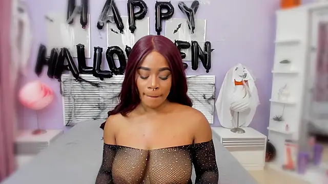 Snapshot of SammyDesire_10 chatting on October 18, 2025, 6:32 pm SammyDesire 10 online show from October 18, 2025, 6:32 pm