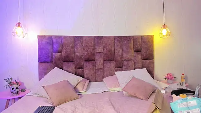 Candy Roose online show from October 26, 2025, 4:02 am