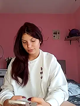 Snapshot of MeCherryy chatting on September 28, 2025, 2:24 pm MeCherryy online show from September 28, 2025, 2:24 pm