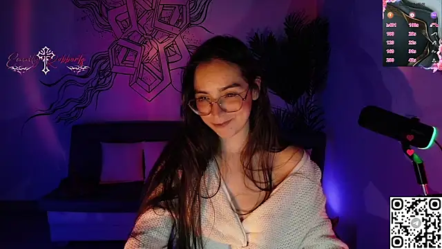Snapshot of Emmi_Roberts chatting on June 8, 2026, 1:50 am Emmi Roberts online show from June 8, 2026, 1:50 am