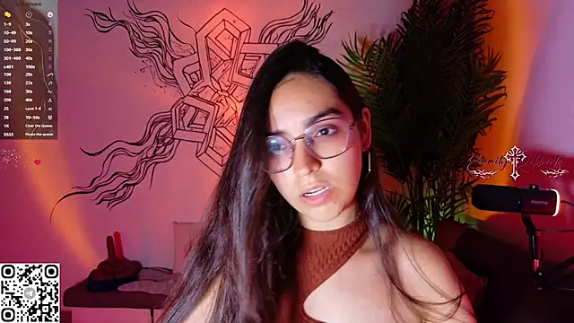 Emmi Roberts online show from April 14, 2026, 11:32 pm