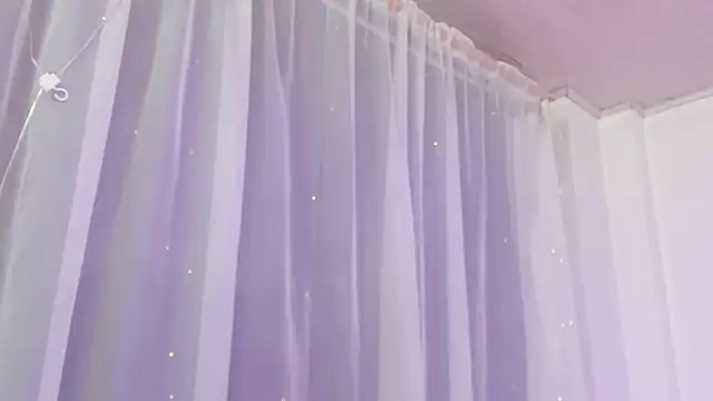 Snapshot of Pretty_Johnson_ chatting on November 18, 2025, 11:35 am Pretty Johnson online show from November 18, 2025, 11:35 am