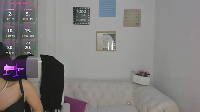 Snapshot of Pretty_Johnson_ chatting on September 9, 2025, 12:25 pm Pretty Johnson online show from September 9, 2025, 12:25 pm