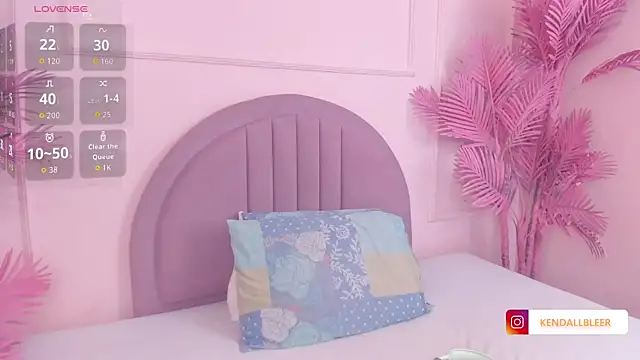 Snapshot of Kendallbleer chatting on November 13, 2025, 3:43 am Kendallbleer online show from November 13, 2025, 3:43 am