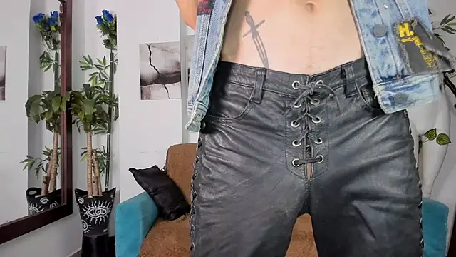 Snapshot of Giotrashy chatting on January 7, 2026, 11:21 pm Giotrashy online show from January 7, 2026, 11:21 pm