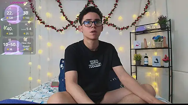 Snapshot of Danny-Swift13 chatting on March 14, 2025, 6:29 pm Danny-Swift13 online show from March 14, 2025, 6:29 pm