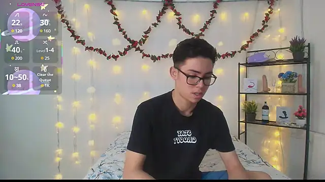 Snapshot of Danny-Swift13 chatting on March 14, 2025, 12:18 pm Danny-Swift13 online show from March 14, 2025, 12:18 pm