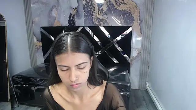 Snapshot of _Kitty_v chatting on February 10, 2026, 1:10 pm Kitty v online show from February 10, 2026, 1:10 pm