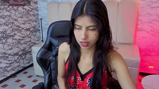 Snapshot of _Kitty_v chatting on February 13, 2026, 1:22 pm Kitty v online show from February 13, 2026, 1:22 pm