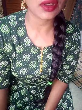 Snapshot of Shalini_telugu09 chatting on July 16, 2026, 9:39 am Shalini telugu09 online show from July 16, 2026, 9:39 am
