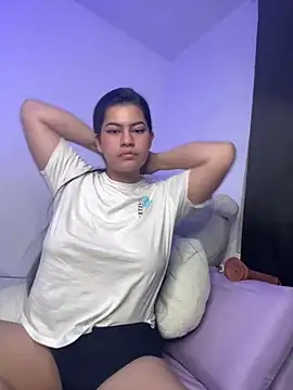 Snapshot of Saanvi21 chatting on March 23, 2025, 6:37 am Saanvi21 online show from March 23, 2025, 6:37 am