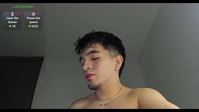 cmzo  online show from December 17, 2025, 1:10 am