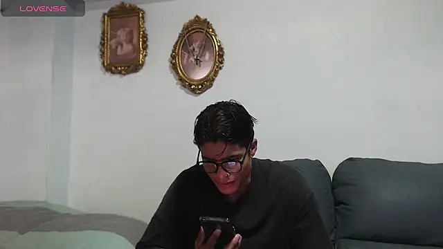 Christian Musclet4 online show from November 14, 2025, 3:48 pm