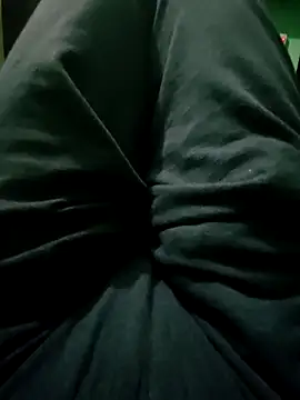 Snapshot of royall_queen chatting on March 19, 2025, 8:32 pm royall queen online show from March 19, 2025, 8:32 pm