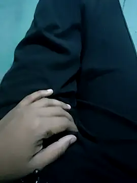 Snapshot of royall_queen chatting on March 16, 2025, 6:12 pm royall queen online show from March 16, 2025, 6:12 pm