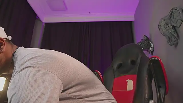 Colstorw  online show from December 23, 2025, 10:03 am