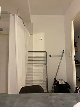 Renoirmonter online show from February 17, 2026, 3:31 pm