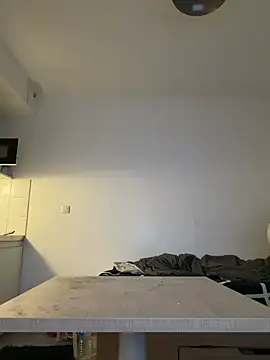 Renoirmonter online show from March 29, 2026, 8:43 pm