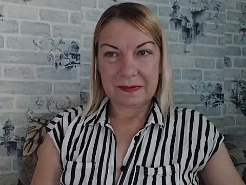 Snapshot of Lillia_Ray chatting on September 9, 2025, 5:28 am Lillia Ray online show from September 9, 2025, 5:28 am