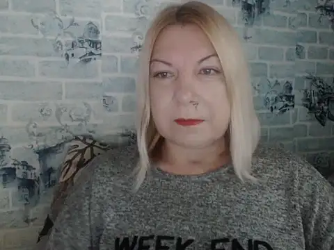 Snapshot of Lillia_Ray chatting on November 15, 2025, 8:40 am Lillia Ray online show from November 15, 2025, 8:40 am