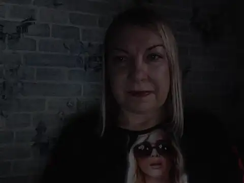 Snapshot of Lillia_Ray chatting on November 28, 2025, 5:40 am Lillia Ray online show from November 28, 2025, 5:40 am