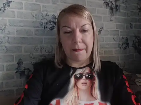 Snapshot of Lillia_Ray chatting on December 16, 2025, 8:51 am Lillia Ray online show from December 16, 2025, 8:51 am