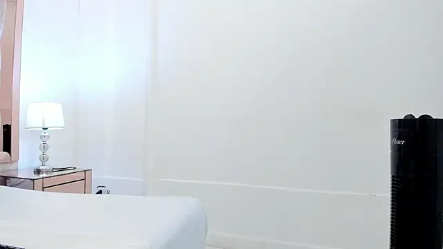 keylamillerr online show from November 13, 2025, 10:13 pm