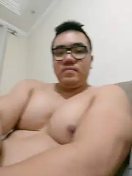 awesometeacher33 online show from April 7, 2026, 5:26 pm