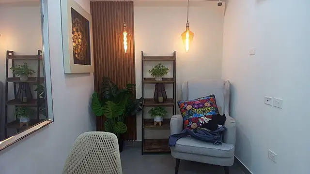 Coral Lise online show from September 9, 2025, 11:08 am