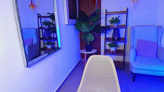 Coral Lise online show from October 8, 2025, 11:23 am