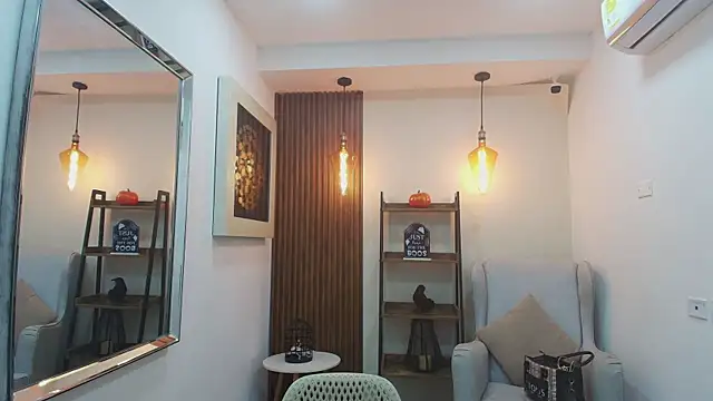 Coral Lise online show from October 23, 2025, 11:09 am