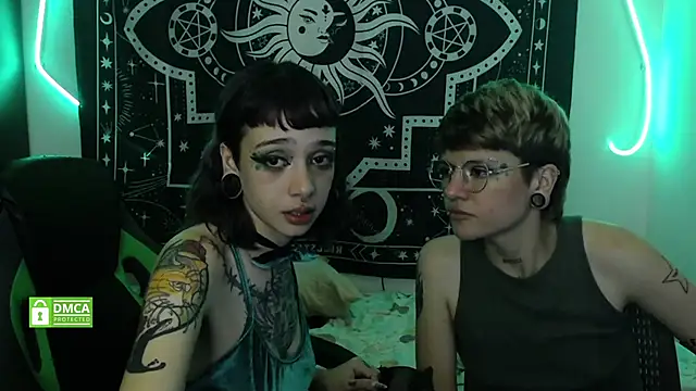 lovelockedlips online show from March 18, 2025, 5:56 am